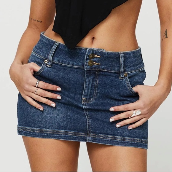 Princess Polly Dresses & Skirts - FAYA PRINCESS POLLY LOW RISE Denim Mini Skirt with Button Detail US 4 XS/S
